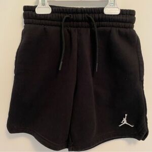 Jordan Boys Brooklyn Essentials Fleece Shorts Black Size S (8-10 Years)